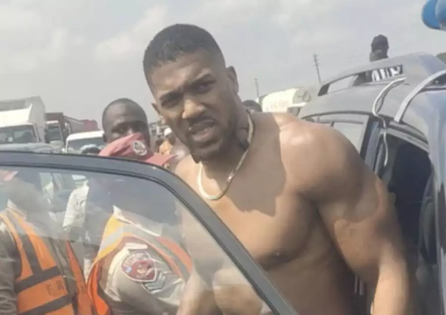 Nevidím do zrcátka, přesedni si. Věta, která stála život Joshuova trenéra