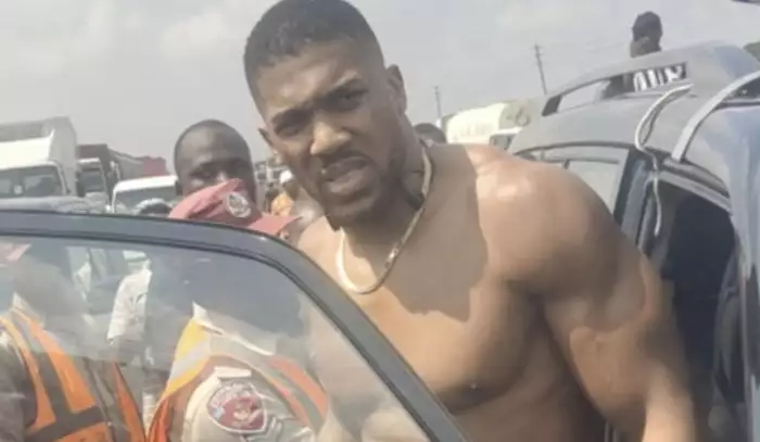 Nevidím do zrcátka, přesedni si. Věta, která stála život Joshuova trenéra