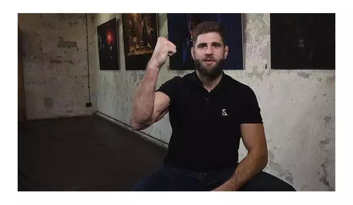 Samuraj v roli otce: Procházka prozradil termín porodu i odvážné jméno