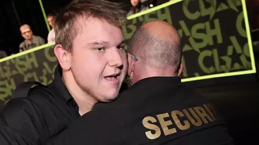 VIDEO: Clash narazil na absolutní dno. O život Tadeáše Veselého se bojí i jeho odpůrci