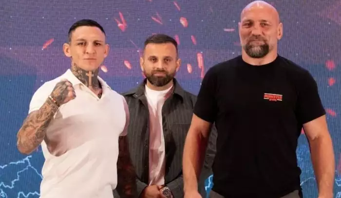 Petr Kníže míří do ringu! Proti bude Boráros