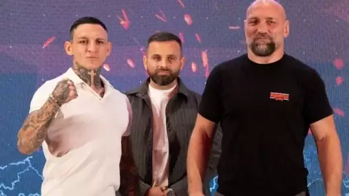 Petr Kníže míří do ringu! Proti bude Boráros