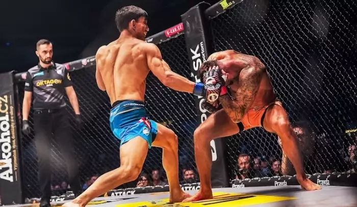 VIDEO: Tipsport Gamechanger opustili oba čeští zástupci. Kohout prohrál submisí a Lengál na body