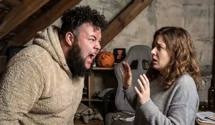 Naprosté dno! FatDad vyhrožoval ženám, které připravil o úspory. Teď balamutí internet hudebním restartem