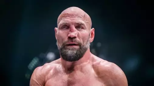 Tak mě zastavte. Legenda Petr Kníže si na turnajích Oktagonu dělá, co chce