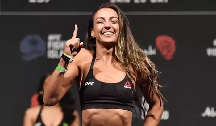 KO, které ji zachránilo. Úder odhalil příčiny dlouhého trápení krásky z UFC