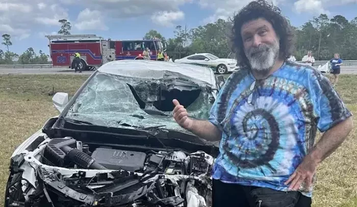 „Bolí mě všechno od krku po kolena.“ Mick Foley přežil autonehodu a dál se směje osudu