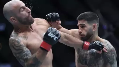 VIDEO: Topuria knokautoval Volkanovskiho a vyzval Conora McGregora, Cejudo prohrál a ukončil kariéru
