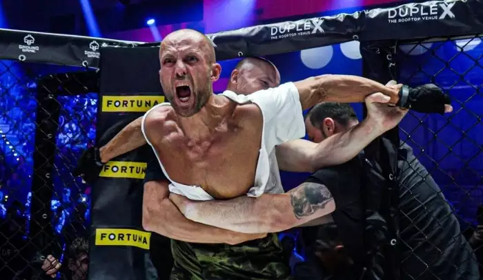 Facky, ponižování a výhrůžky pro sledovanost? V Polsku už může podobný obsah skončit u soudu
