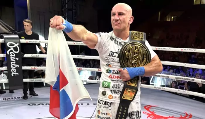Česko a Slovensko mají nové šampiony BKFC. Meliš s Byrtusem slavili v Neapoli