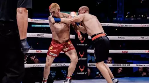 Po sedmi letech zpět v boji. Legenda UFC při debutu bez rukavic soupeře pětkrát poslala k zemi