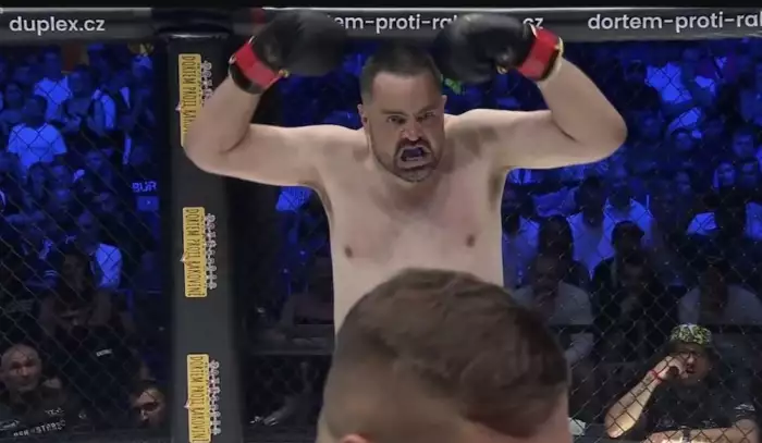 VIDEO: Ta sedla! Pavel Novotný vyfasoval na ulici