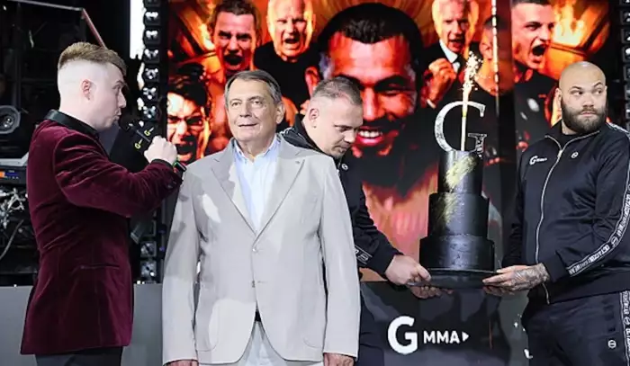 G MMA přišlo o velké jméno. Jiří Paroubek nakonec do zápasu nenastoupí