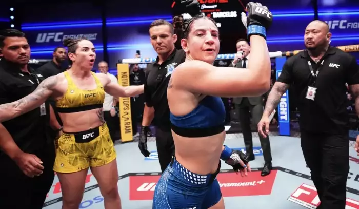 Rozhodčí všechny překvapili, pak musela zasáhnout ochranka. Nenávist v UFC pokračovala i po gongu