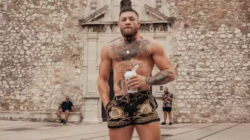 McGregor odložil masku bouřliváka. Před návratem mluví o dně, Bohu a odpuštění