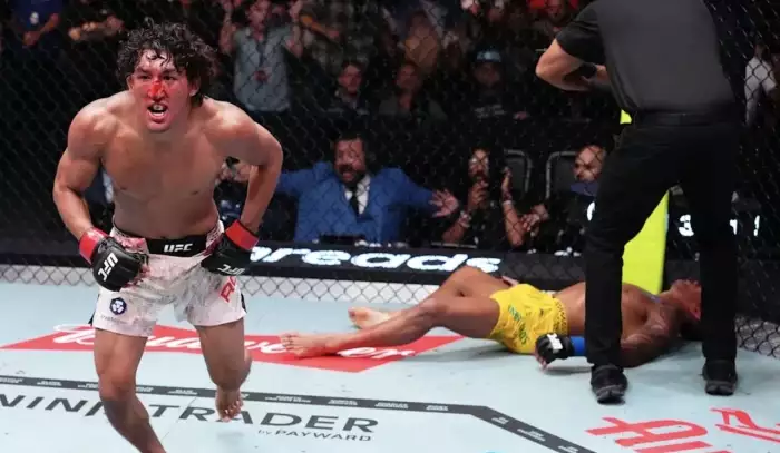 Děsivý konec v UFC. Barcelos náhle zůstal bezvládně ležet, Rosas otočil prohraný zápas