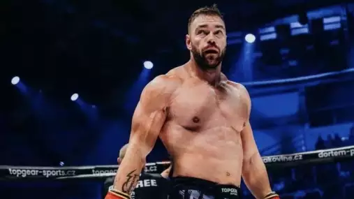 Clash 16 výsledky: Mikulášek rozbil Bendu, Sivák zvládl premiéru a Cverna vypnul Polláka
