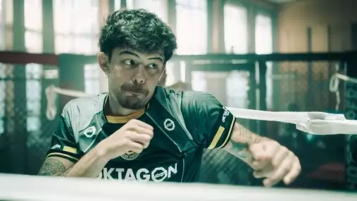 Film Bojovník má slabší start v kinech. Novotný přiznal, že čekali víc diváků