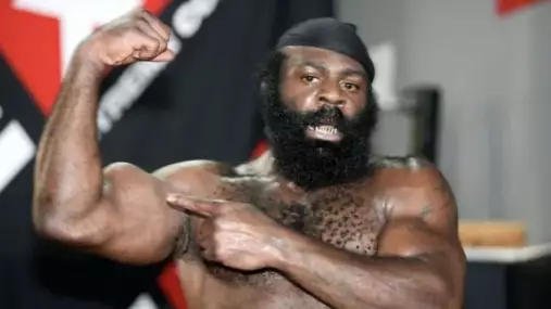 Syn Andersona Silvy proti synovi Kimba Slice. Slavná jména ožijí v boxerském ringu