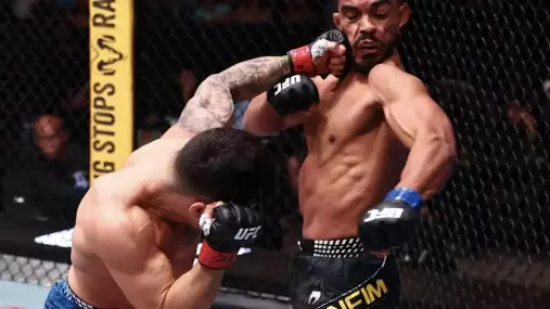 Katastrofální víkend má definitivní dohru. Bonfim po obřím převážení končí v UFC