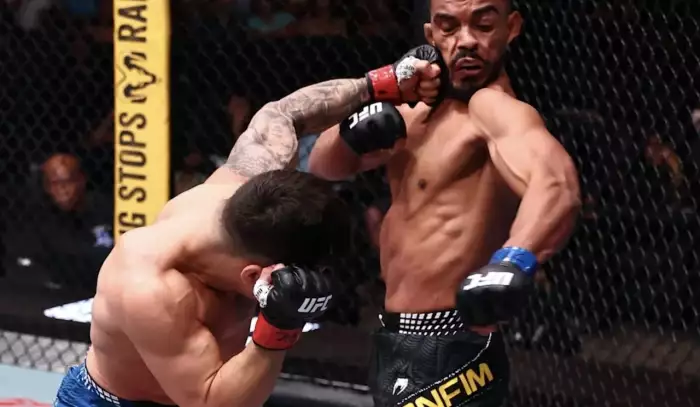 Katastrofální víkend má definitivní dohru. Bonfim po obřím převážení končí v UFC