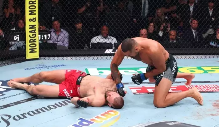 Nepřítel národa. Češi cupují Procházku za chybu ze soucitu