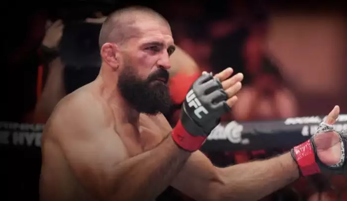 Pohádka se nekonala. Veterán UFC padl před domácími fanoušky a položil rukavice