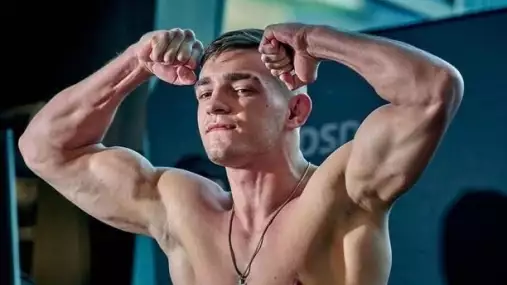 PML Mawara nešetří. Čeká ho šampion se 180 zápasy
