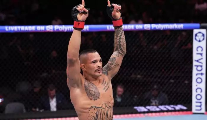 Na váze 66 kilo, v kleci 77,6. Data UFC ukázala extrémní nabírání po vážení