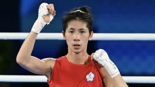 Zlatá medailistka z Paříže prošla přísnými testy a může se vrátit do ženského ringu