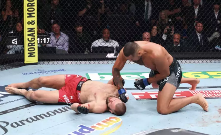 Ulberg využil jediný moment a sebral Procházkovi pás. Miami vidělo tvrdý obrat