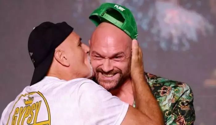 John Fury chtěl synovi ukázat tvrdost boxu. Čtrnáctiletý Tyson mu zlomil tři žebra