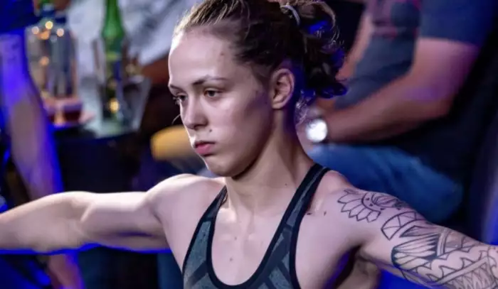 Je Tereza Bledá stále v UFC? Trenér mluví o konci smlouvy, organizace ji vede jako aktivní