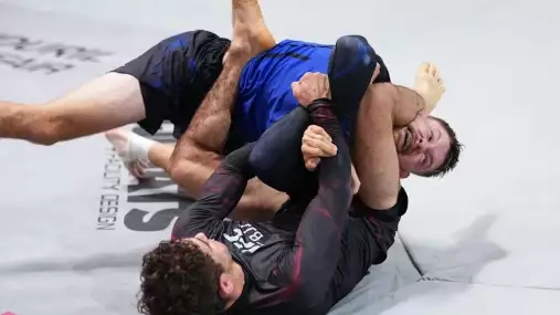 Hvězda UFC ho brutálně hodila, přesto nestačila. Musumeci porazil Mitchella a míří k MMA