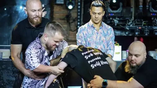 Clash 17 odhalil divokou kartu: Benda proti pěti, Kotlár s Datelem bez rukavic