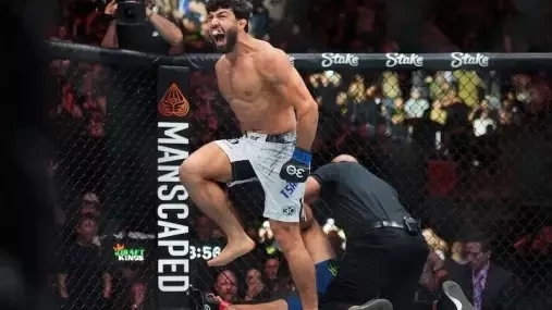 VIDEO: Pane jo! Tsarukyan bleskově zdemoloval Dariushe a řekl si o titulovou šanci