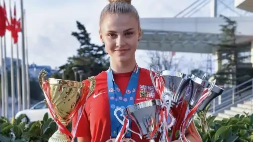 Klenot českého kickboxu! Teprve sedmnáctiletá Eliška Zemanová září doma i ve světě. Snem je olympiáda