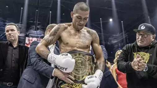 Je to jen starý kickboxer bez rychlosti... Trenér šampiona se vysmál Pereirovi