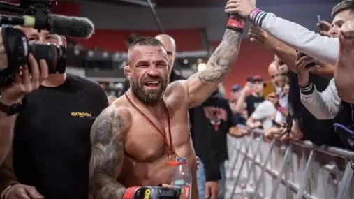 Sen fanoušků žije. Promotér naznačil další Vémolův zápas v MMA