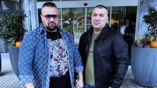 „Nebudeš odcházet po svých!“ Alex Cverna podepsal smlouvu a poslal Pollákovi ledovou hrozbu
