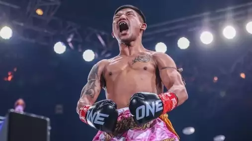 ONE Championship 172 výsledky: Rodtang sestřelil soupeře za 80 vteřin! Tawanchai padl před limitem