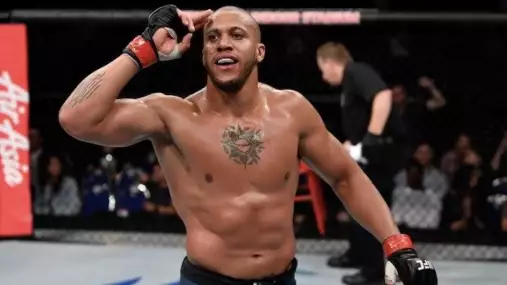 Tom Aspinall po fiasku na UFC vrací úder. Proč nebyl Gane diskvalifikován? ptá se