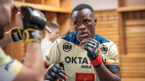 Temné tajemství Loseneho Keity. Než se stal hvězdou, hrozilo mu 15 let za mřížemi