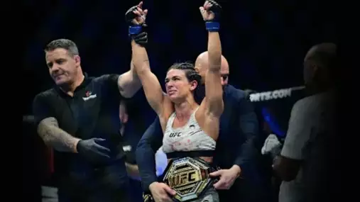 Ty dvě se doslova zničily, žasl Dana White po krvavé bitvě o titul