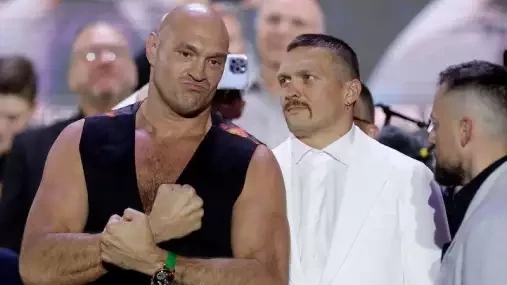 Carl Froch zkritizoval možný návrat Tysona Furyho a zápas s Anthonym Joshuou