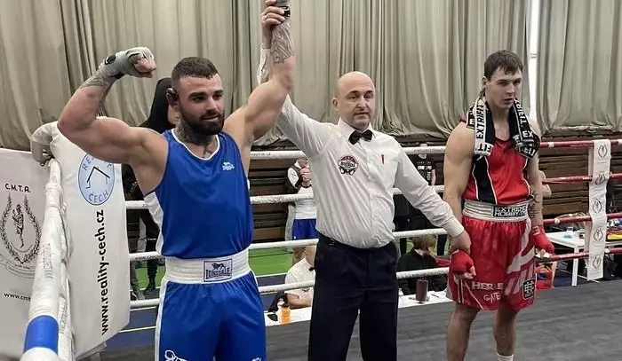 Řek žijící v Praze si plní sny! Nikolas Stamidis se představí na turnaji I Am Fighter v Sokolově, pak chce Cvernu