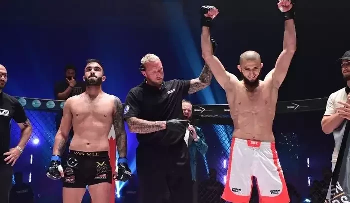 Video: Pekelná kladívka úřadovala a Khamzatův dvojník opět vyhrál! Chválou nešetřila ani legenda UFC