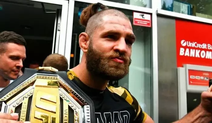 Netradiční styl Jiřího Procházky bude pro Pereiru nestravitelný! predikuje Ondřej Novotný titulovou bitvu na UFC 295