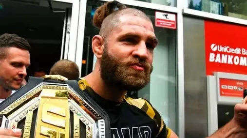 Netradiční styl Jiřího Procházky bude pro Pereiru nestravitelný! predikuje Ondřej Novotný titulovou bitvu na UFC 295