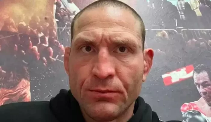 UFC bojovník zmlátil fanouška. Sotva vylezl z vězení a už se do něho opět vrátil